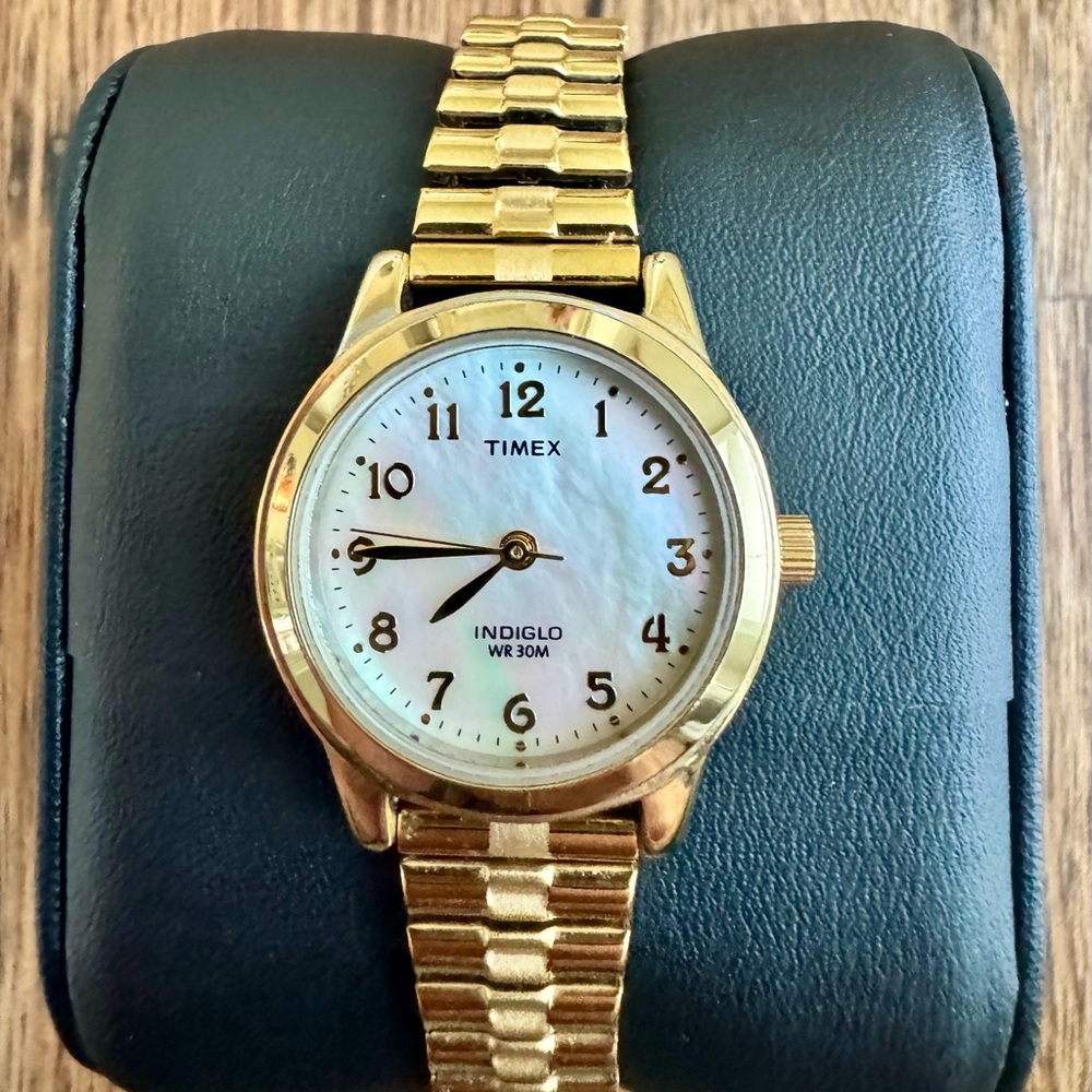 Timex Women's Essex Ave 25mm Watch